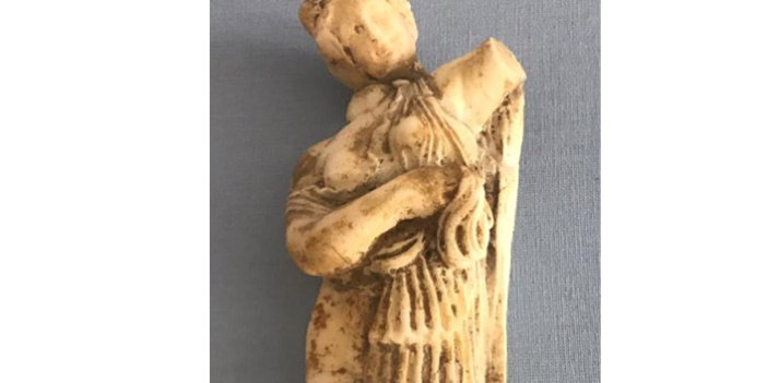 Roma dönemine ait kadın heykeli ele geçirildi
