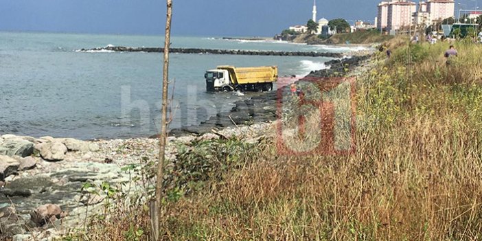 Trabzon’da kamyon denize uçtu: 1 Yaralı