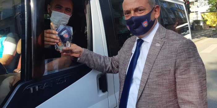 Trabzon'da şoförlere maske ve kolonya