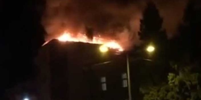Trabzon'da gece saatlerinde korku dolu anlar! Çatı katı alev alev yandı