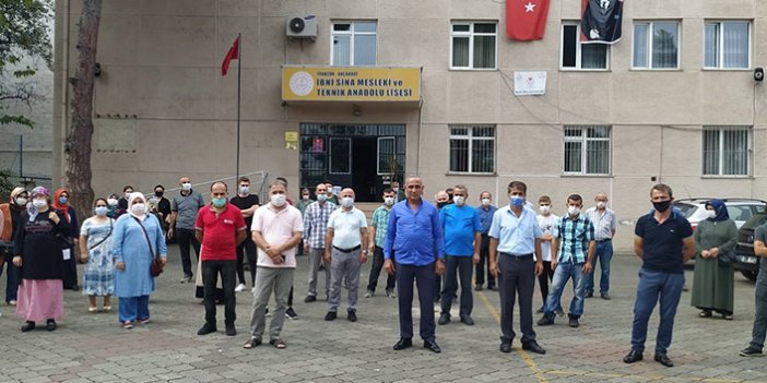 Trabzon'da okul isyanı! Veliler okul bahçesinde toplandı