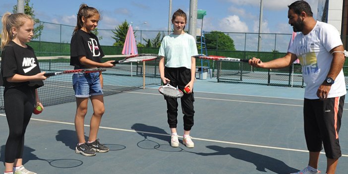 Trabzon'da çocuk ve gençlerden tenis kurslarına yoğun ilgi