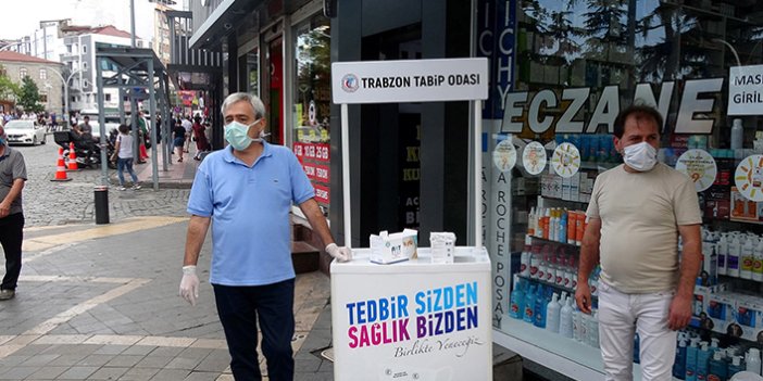 Trabzon'da salgın tedbirleri hatırlatıldı ücretsiz maske dağıtıldı