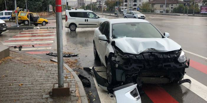 Elazığ’da trafik kazası! 1 kişi yaralandı - 06 Kasım 2020