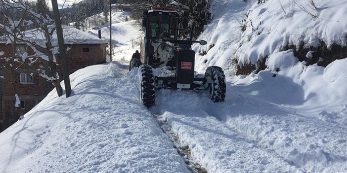 Trabzon'da karla mücadele! 102 mahalle yolu ulaşıma kapandı