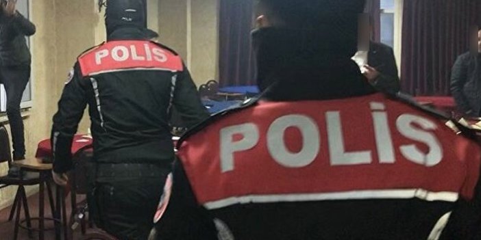 Bayburt'ta kahvehaneye baskın! 12 kişiye ceza yağdı