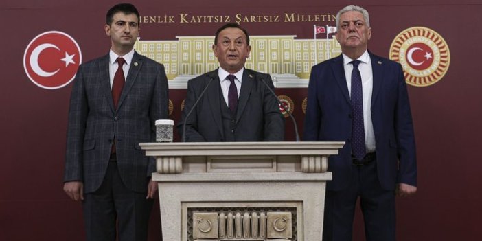 CHP'de 3 milletvekili, partiden istifa etti