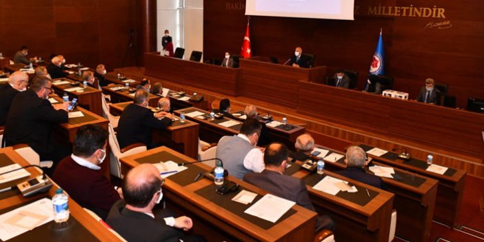 Trabzon Büyükşehir Belediye Meclisinde sorular peş peşe geldi