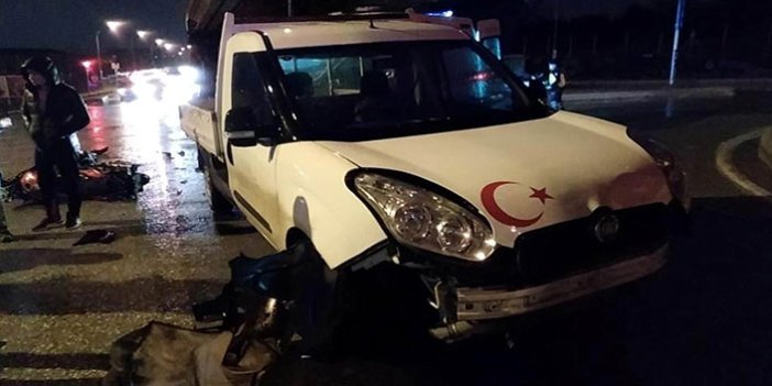 Samsun'da motosiklet kamyonete çarptı