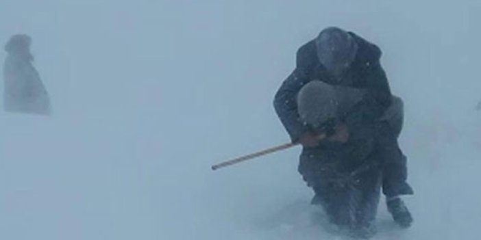 Kars'da kar esareti: Hastayı 500 metre sırtlarında taşıdılar