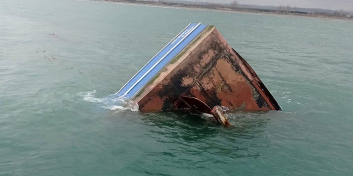 Balıkçı teknesi battı son anda kurtuldu