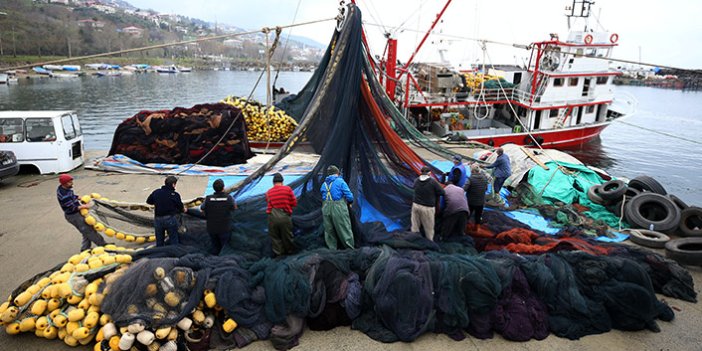 Doğu Karadenizli balıkçılar ağlarını toplamaya başladı