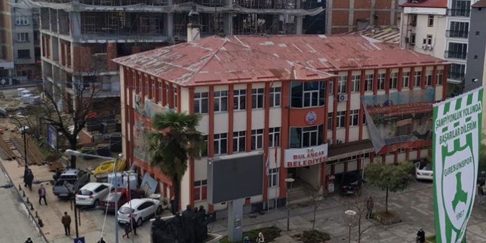 Giresun'da yeni hizmet binası yapılırken, eskisi yıkılıyor