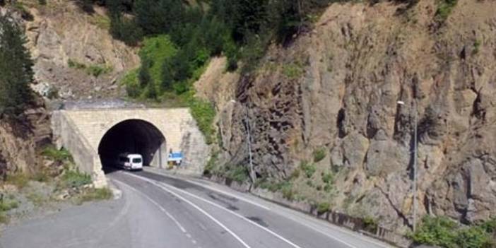 Trabzon Gümüşhane yolunda Zigana Tünelinde çalışma 22 Nisan 2021