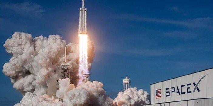 SpaceX beşinci denemede başarıya ulaştı