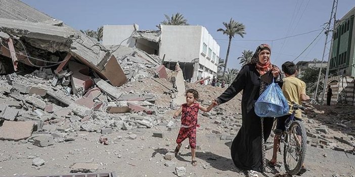 İsrail Gazze'de okul ve evleri hedef aldı