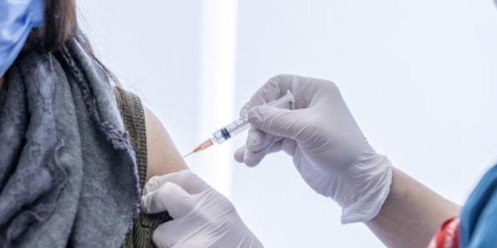 Koronavirüsü atlatanlar hangi aşıyı olmalı? Kritik yan etki uyarısı