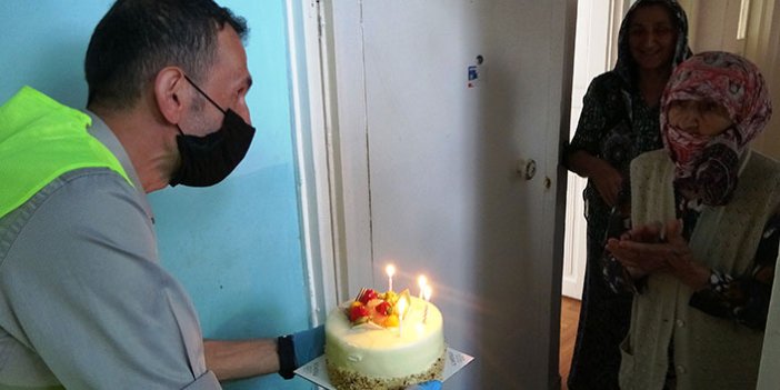 123 yaşına giren Ayşe nineye sürpriz doğum günü
