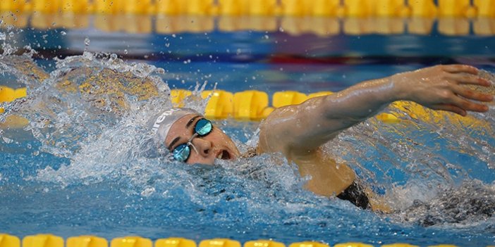 Milli yüzücü Merve Tuncel, gençlerde rekor kırarak Avrupa şampiyonu oldu