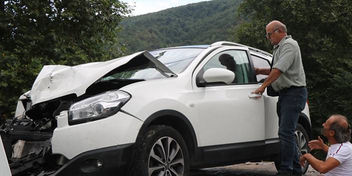Samsun'da bayram dönüşü trafik kazasında 2 kişi yaralandı. 27 Temmuz 2021