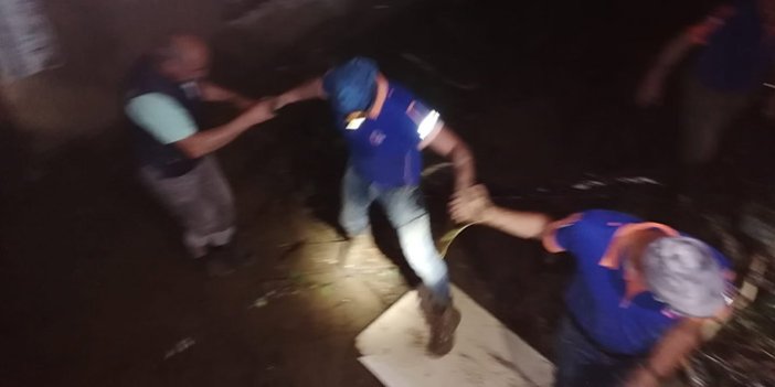 Rize'de mahsur kalan 2 kişi kurtarıldı