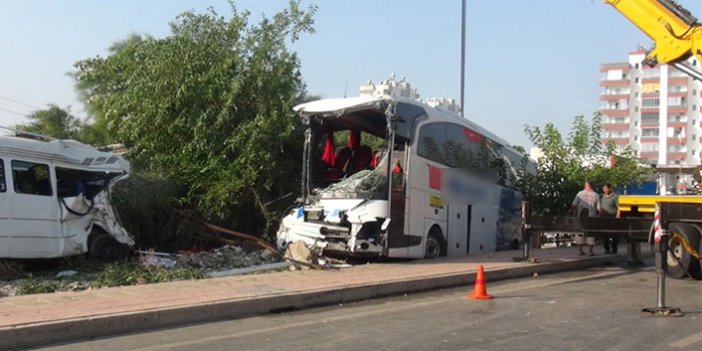 Kontrolden çıkan yolcu otobüsü devrildi: 37 yaralı