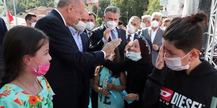 Cumhurbaşkanı Erdoğan’ı gören çocuk gözyaşlarını tutamadı