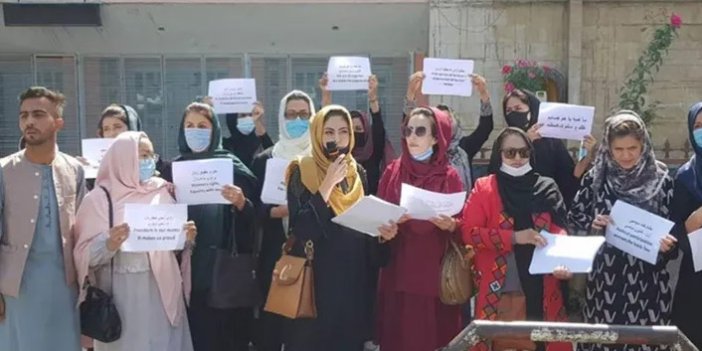 Kabil’de kadınlardan protesto