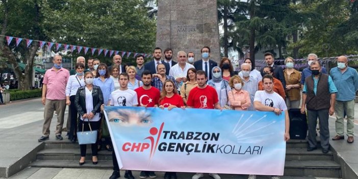 CHP İl Gençlik Kolları Atatürk’ün Trabzon’a geliş yıldönümü nedeniyle tören düzenledi