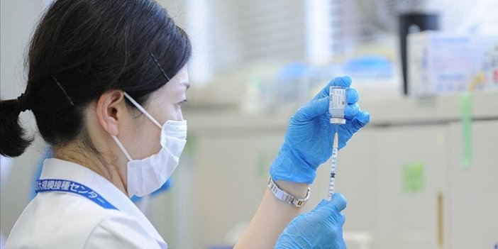 Japonya'da 65 yaş üstü, üçüncü doz aşılarını 2022 başında olacak