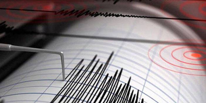 Ege 5,7 şiddetinde depremle sallandı