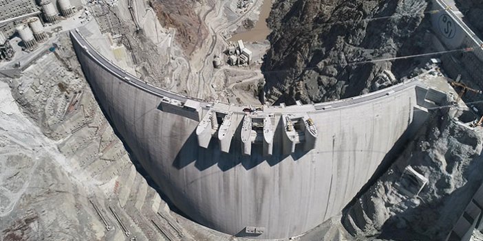Türkiye’nin en yüksek barajı, gelecek ay su tutacak