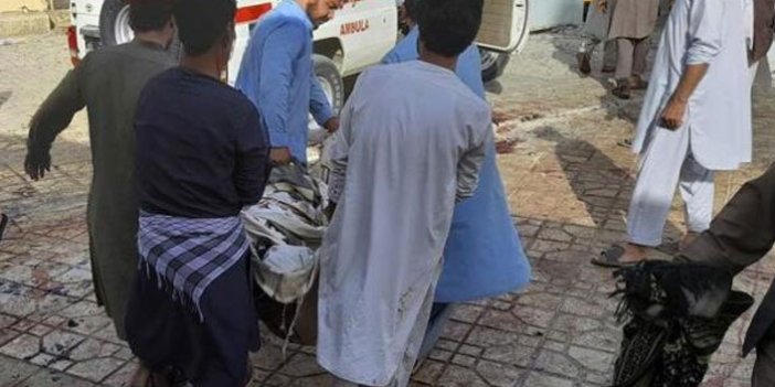 Cuma namazına bombalı saldırı: 100 ölü