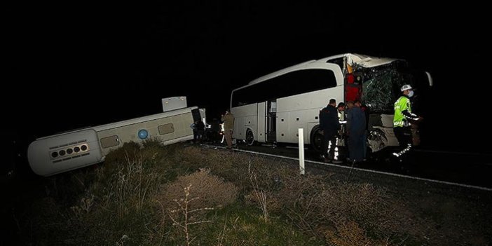 Nevşehir'de 81 ilden öğrencileri taşıyan iki otobüs kaza yaptı