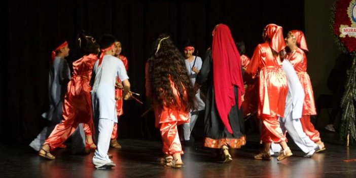 Afganlı gençler yaşadıkları zulmü Trabzon'da tiyatroyla anlattı