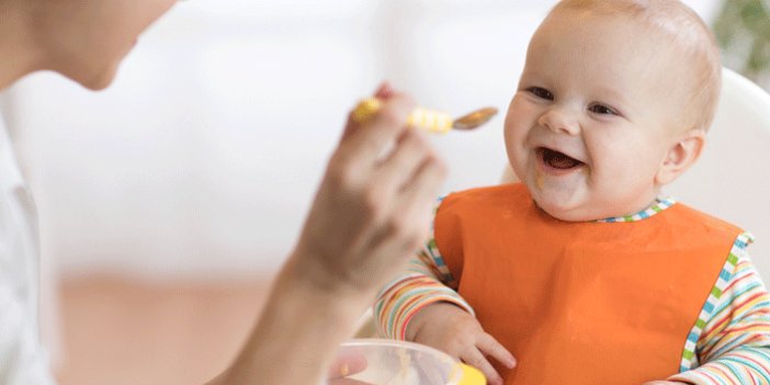 Bebeklerde ek gıdaya ne zaman geçilmeli? İşte cevabı...