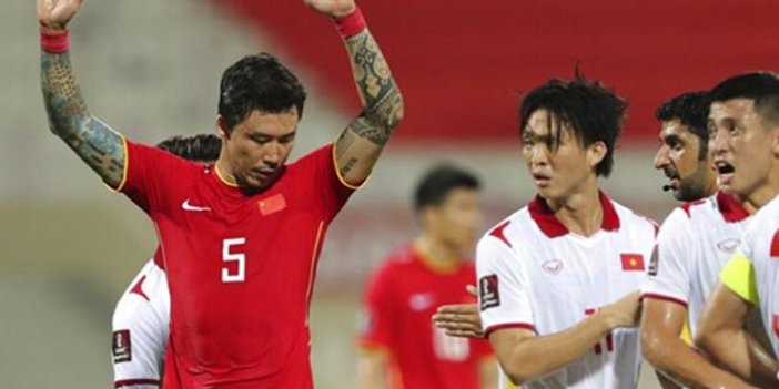Çin'den futbolculara dövme yasağı