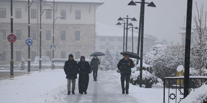 Sivas’ta 267 köy yolu kapandı çalışmalar sürüyor