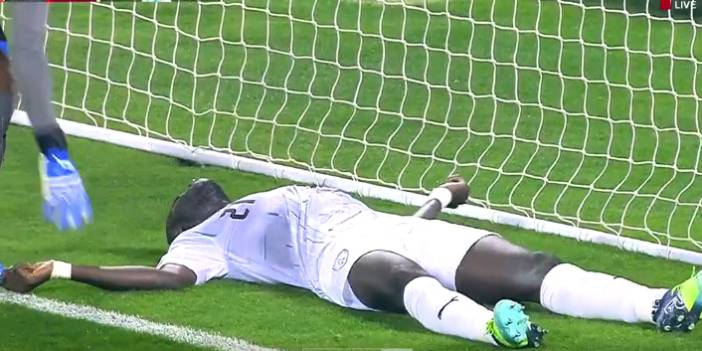 Malili Ousmane Coulibaly maç sırasında kalp krizi geçirdi