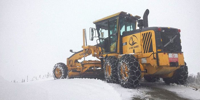 Doğu Karadeniz’de 322 köy ve mahalle yolu kar nedeniyle ulaşıma kapandı