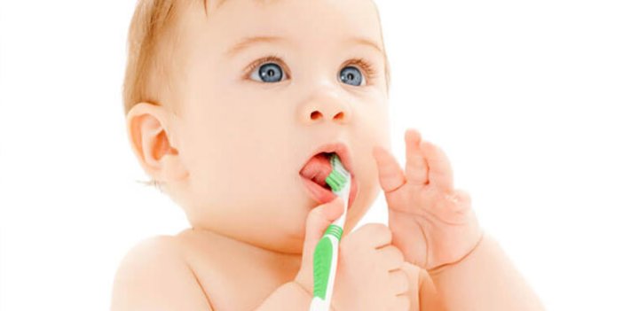 Bebeklerde diş bakımı 6 aylıkken başlamalı