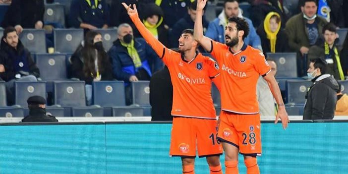 Başakşehir Fenerbahçe'yi mağlup etti