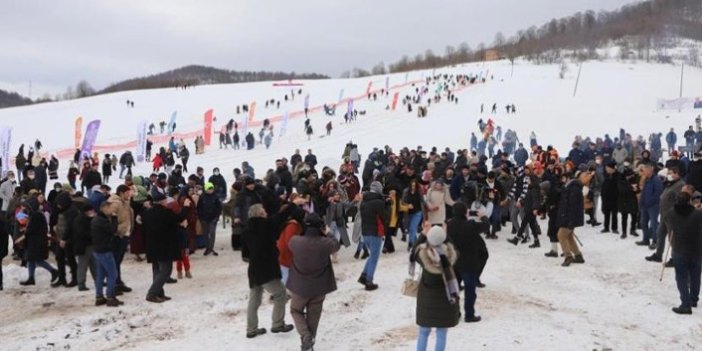 Kar festivalinde binlerce kişi yaylaya akın etti