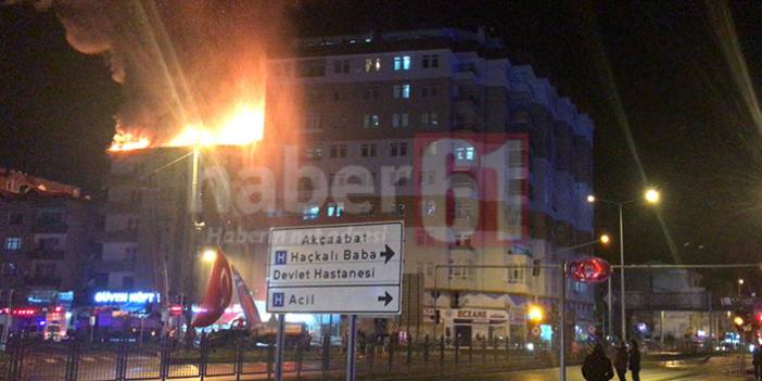 Trabzon'da korku dolu anlar! 5 katlı apartmanın çatısında yangın