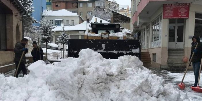 Bayburt'ta karla mücadele devam ediyor