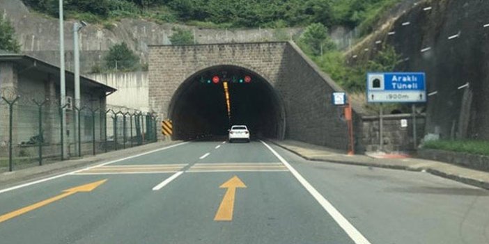 Trabzon-Rize yolundaki Araklı tünelinde çalışma