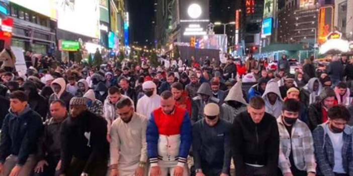 "Times Meydanı'nda Ramazan" İlk kez teravih kılındı