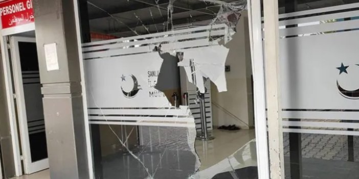 Göç İdaresi'ne taşlı saldırı! 15 kişi gözaltına alındı