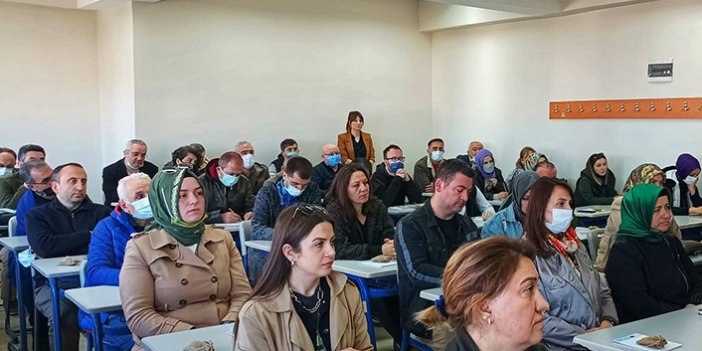 Trabzon'da yurt dışına gidecek eğitimcilere eğitim