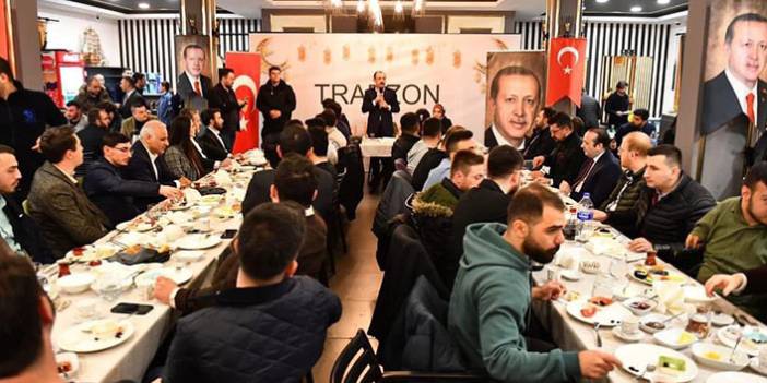 Bakan Muş Trabzon'da sahurda gençlerle buluştu